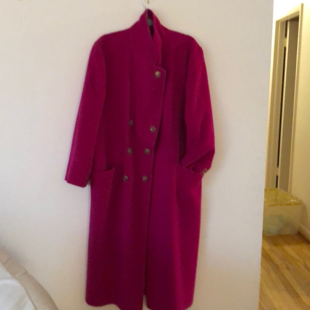 Gorgeous vintage 100%cashmere coat.